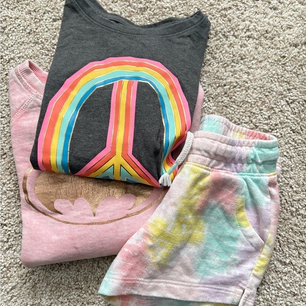4T/5T bundle Colorful Peace Sign T-Shirt Tie-Dye Shorts Batman H&M sweatshirt